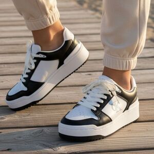 NEW CALVIN KLEIN Size 8